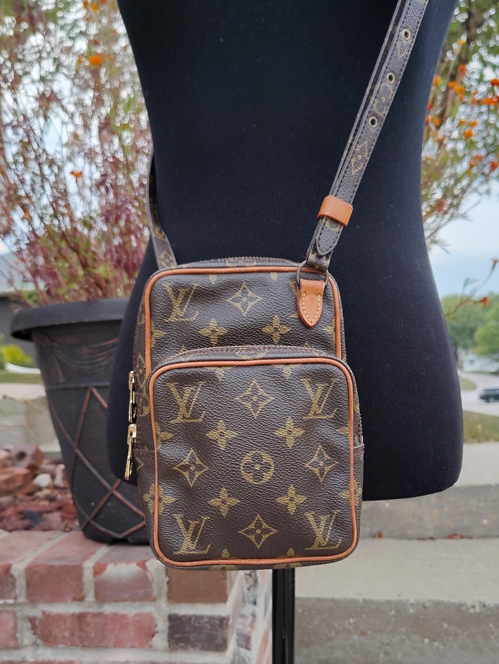 Vintage Louis Vuitton Unisex Mini Amazon Monogram Crossbody Bag 80s Classic